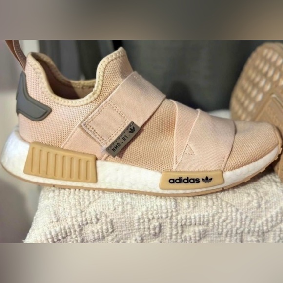 Adidas Women's NMD R1 Strap Halo Blush Cloud womens size 7.5 NEW with tag - Picture 5 of 7